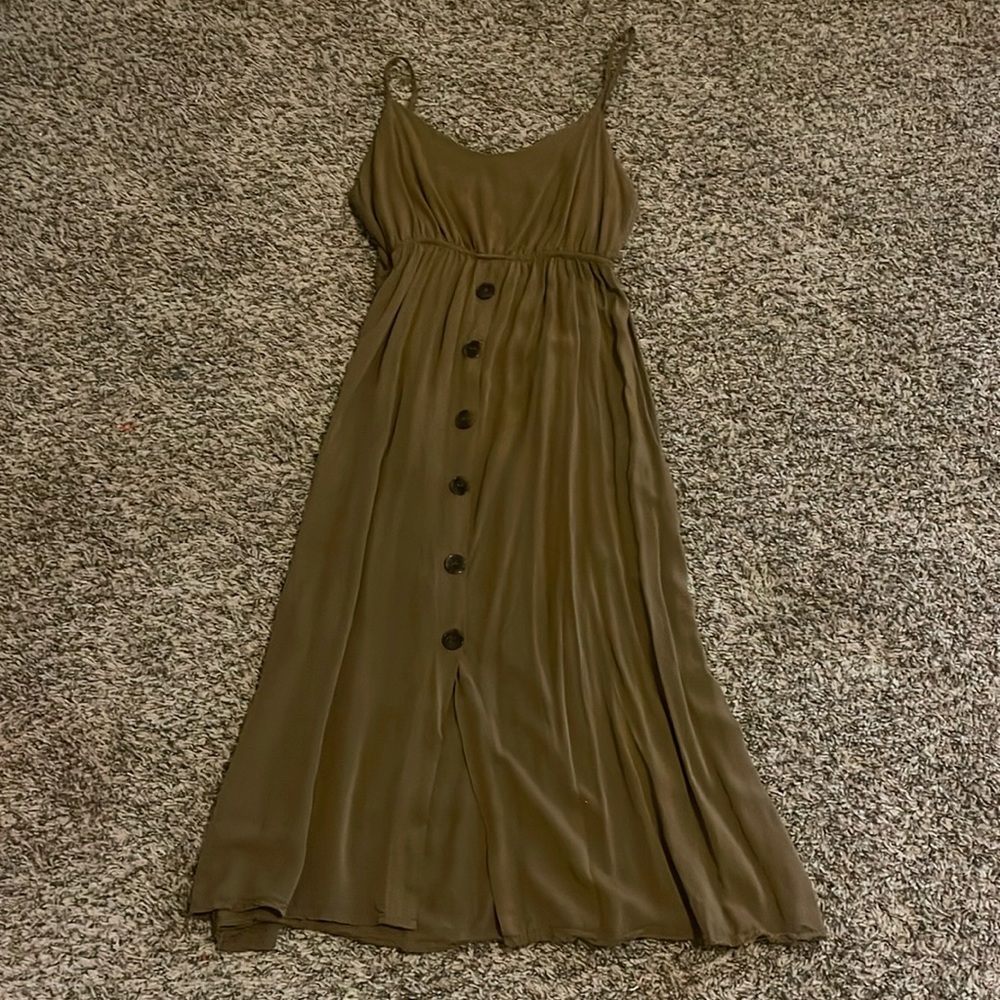 Brown casual button and peekaboo back hole that ties